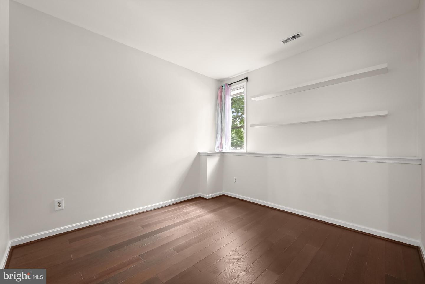 645 Oakland Hills Dr #1b Property Photo 18