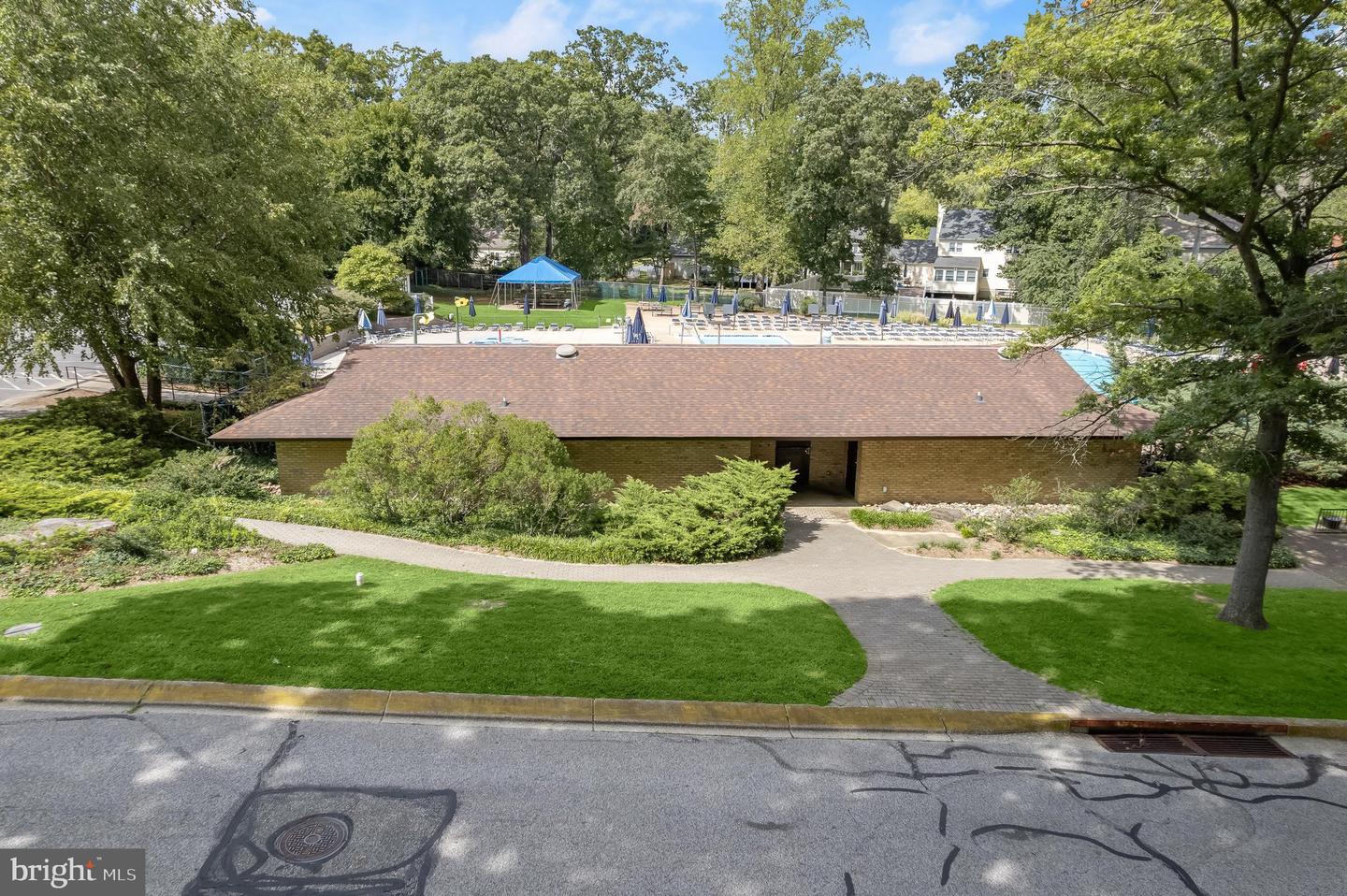 645 Oakland Hills Dr #1b Property Photo 28