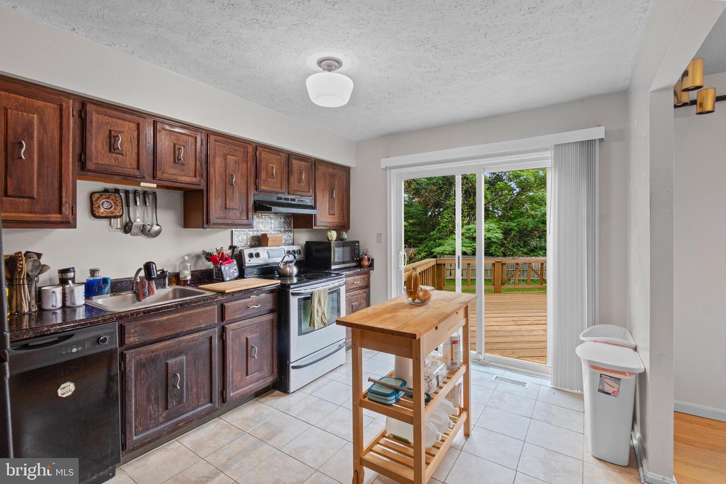 1238 Holmespun Dr Property Photo 14