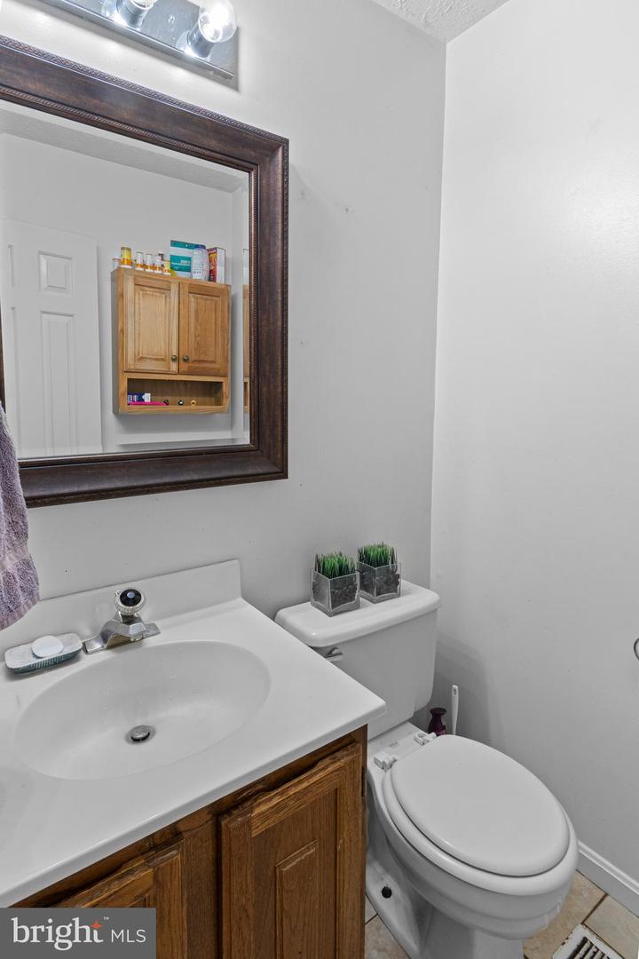 1238 Holmespun Dr Property Photo 16