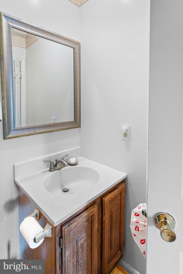 1238 Holmespun Dr Property Photo 24