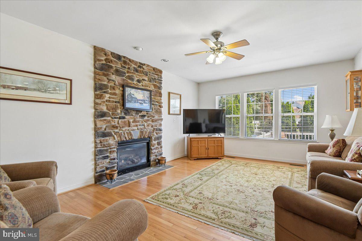 605 Lighthouse Landing Ln Property Photo 14