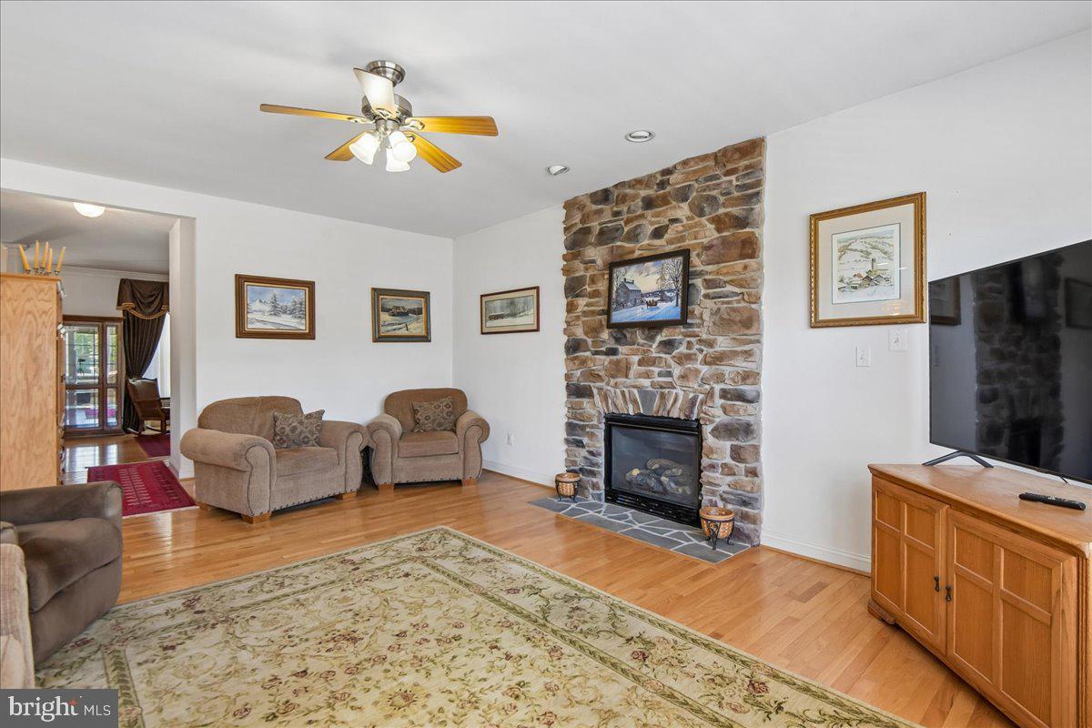 605 Lighthouse Landing Ln Property Photo 15