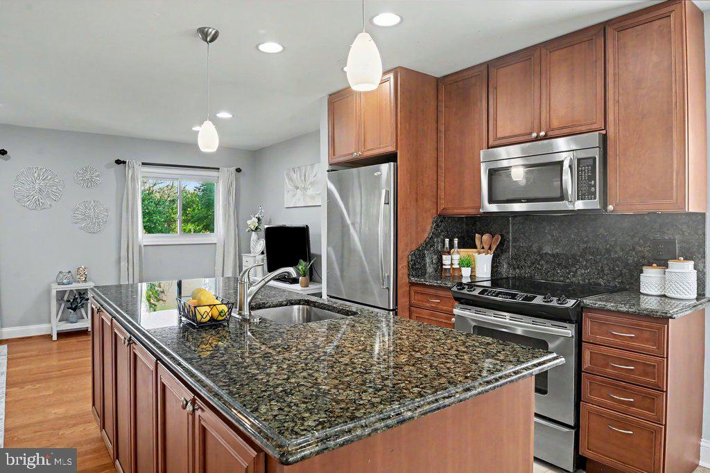 3198 Riva Rd Property Photo 8
