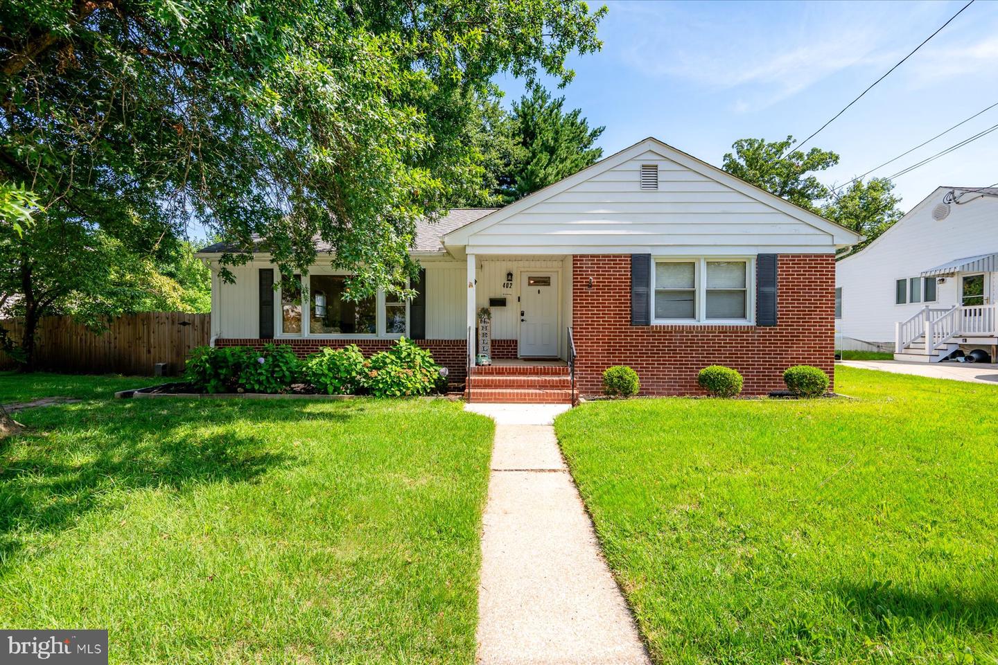 402 JOYCE DR