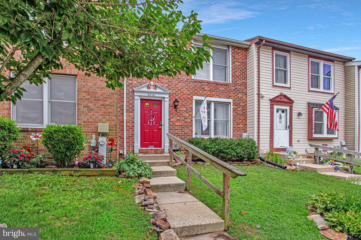 8061 Croydon Way Property Photo 1