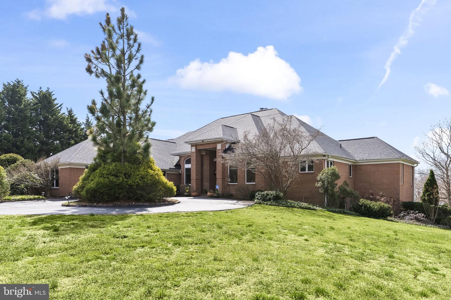 615 Traveller Ct Property Photo 1