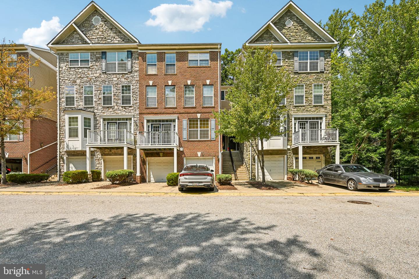 3557 Carriage Walk Ln #77h Property Photo 1