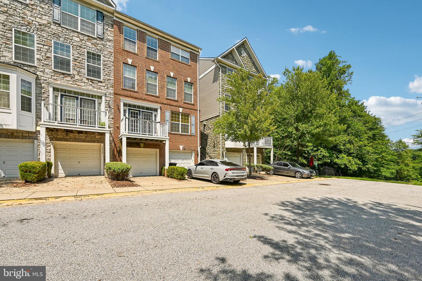 3557 Carriage Walk Ln #77h Property Photo 2