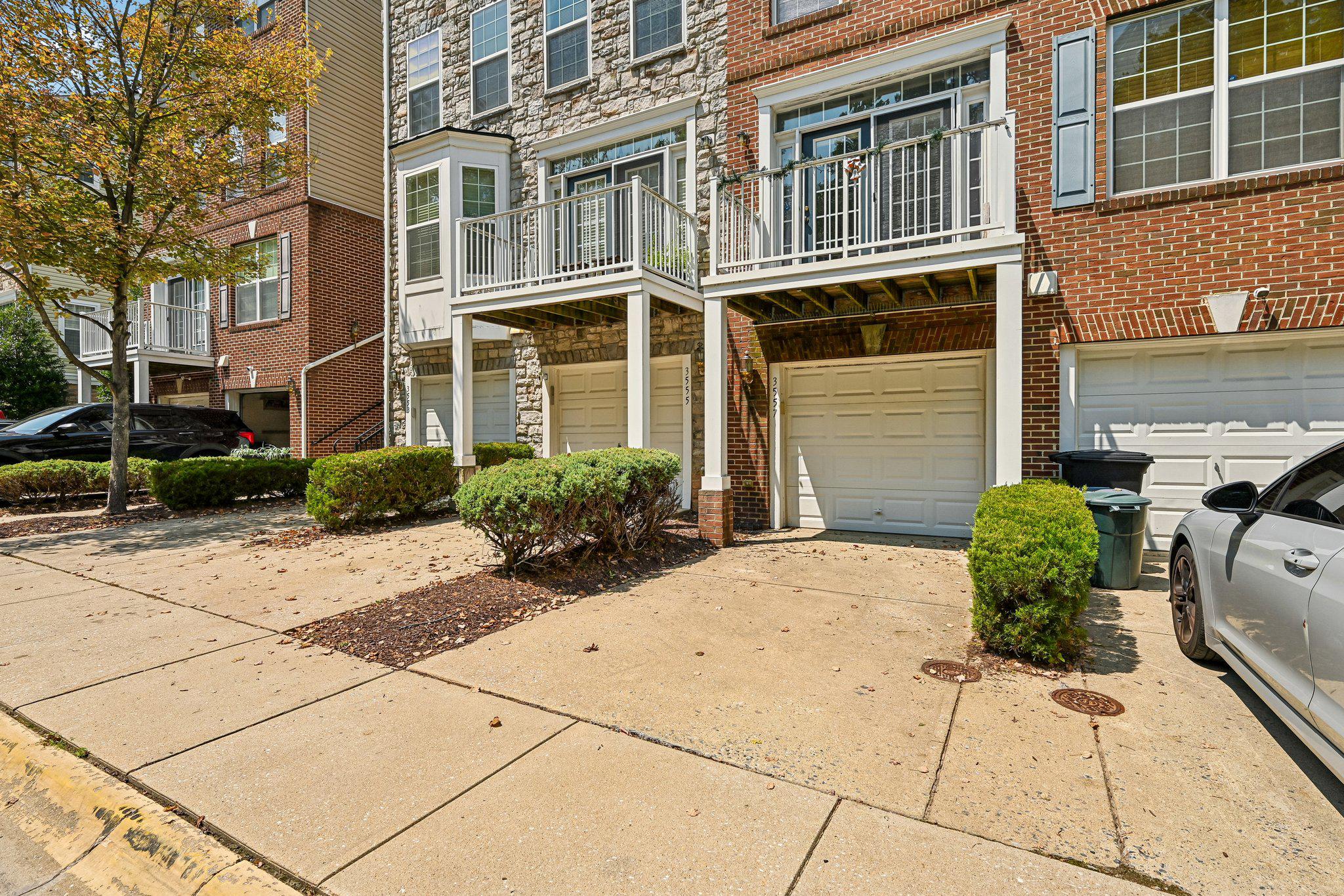 3557 Carriage Walk Ln #77h Property Photo 3