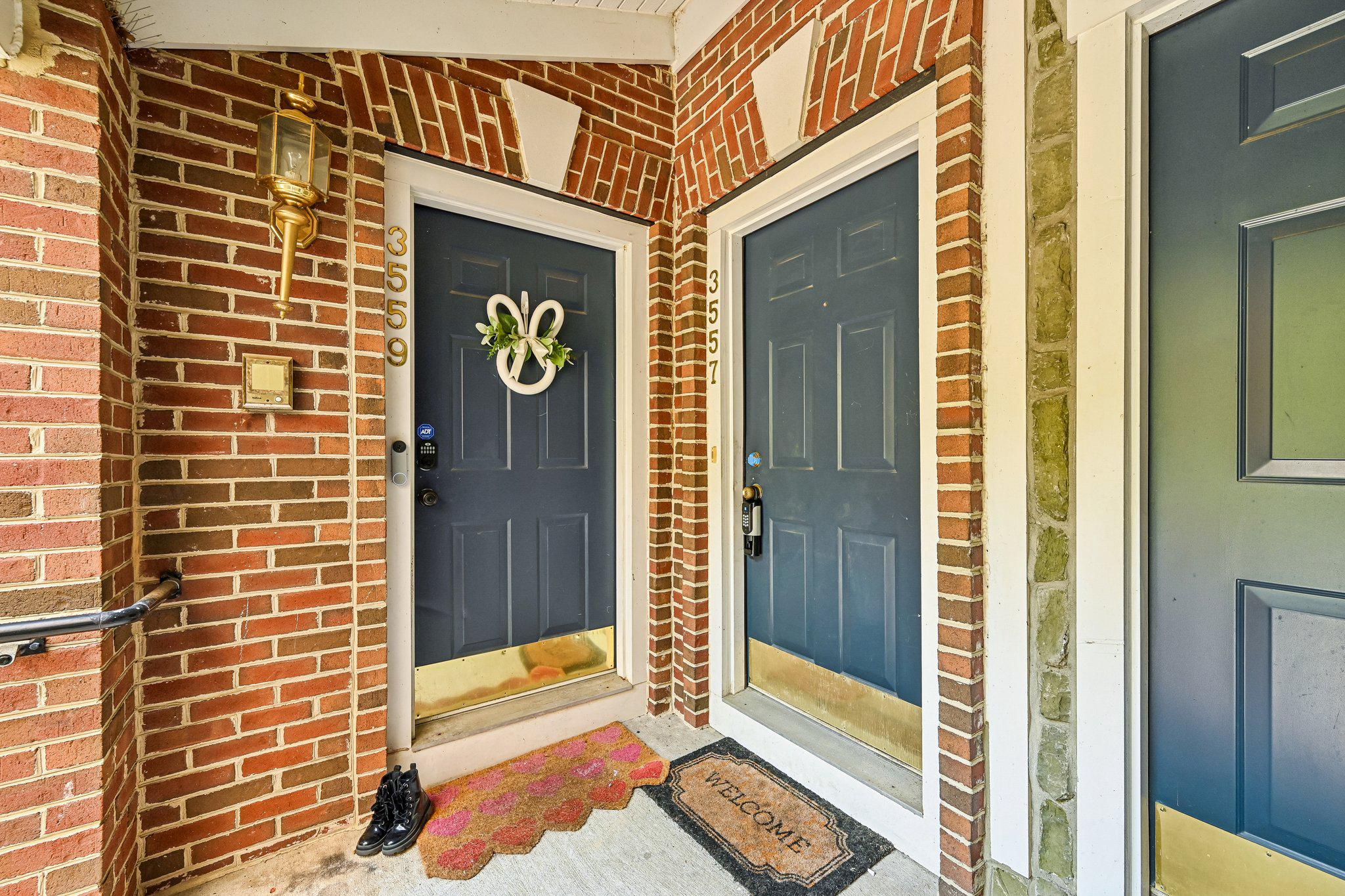 3557 Carriage Walk Ln #77h Property Photo 5