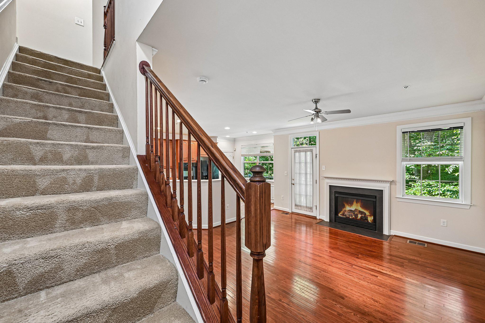 3557 Carriage Walk Ln #77h Property Photo 7