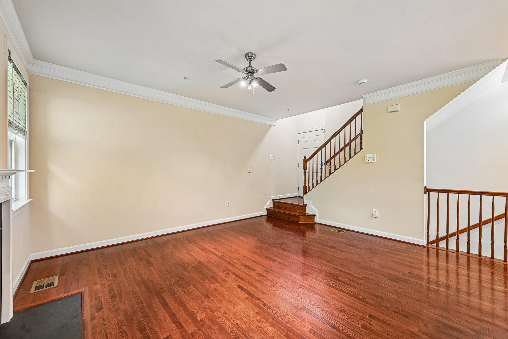 3557 Carriage Walk Ln #77h Property Photo 12