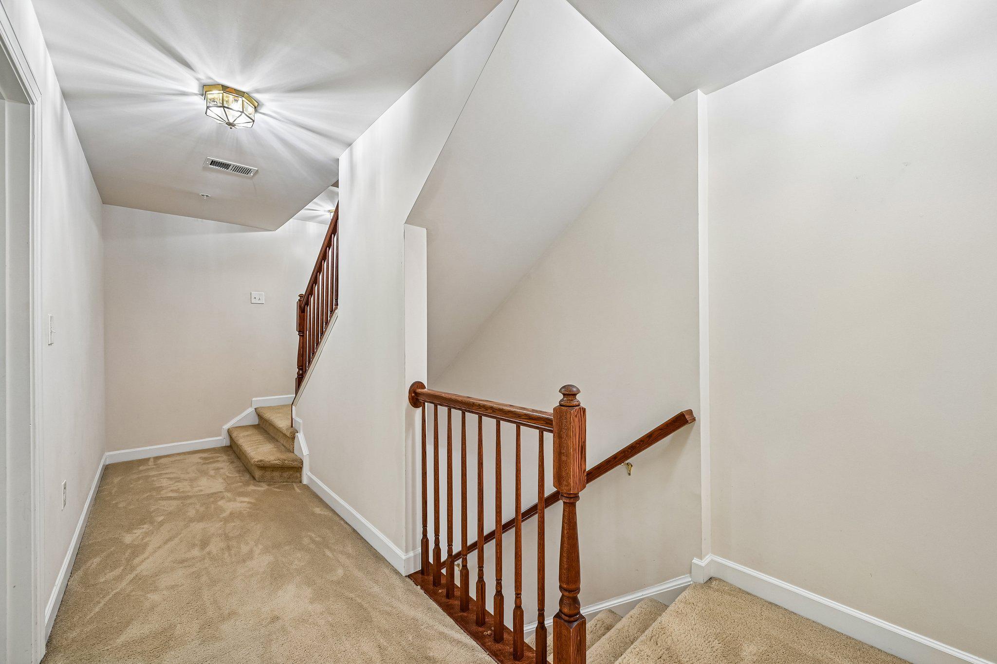 3557 Carriage Walk Ln #77h Property Photo 29