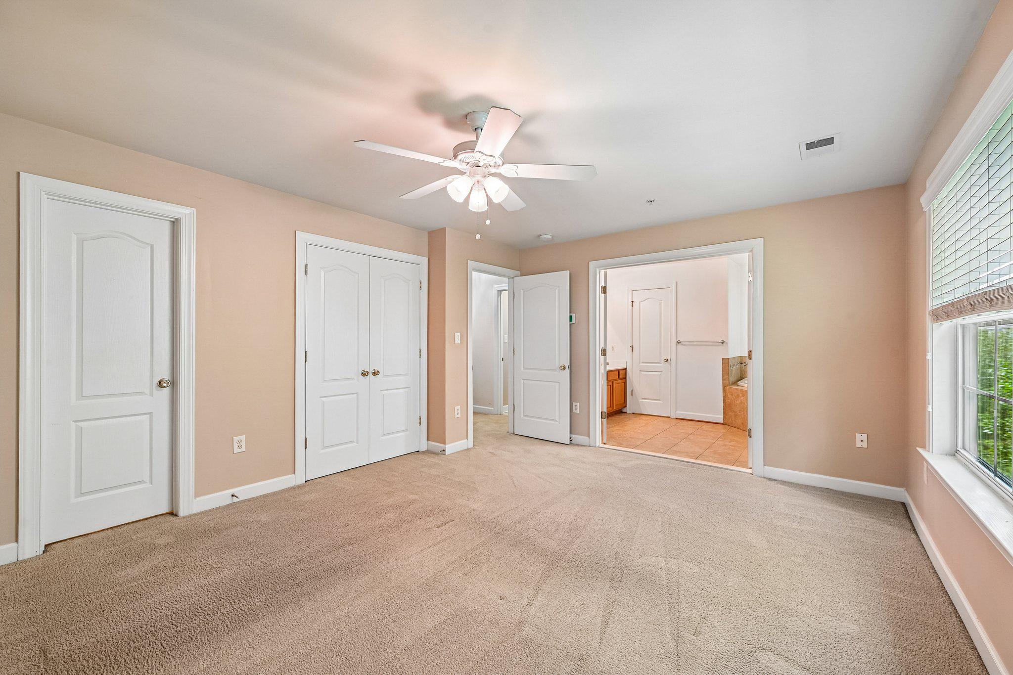3557 Carriage Walk Ln #77h Property Photo 31