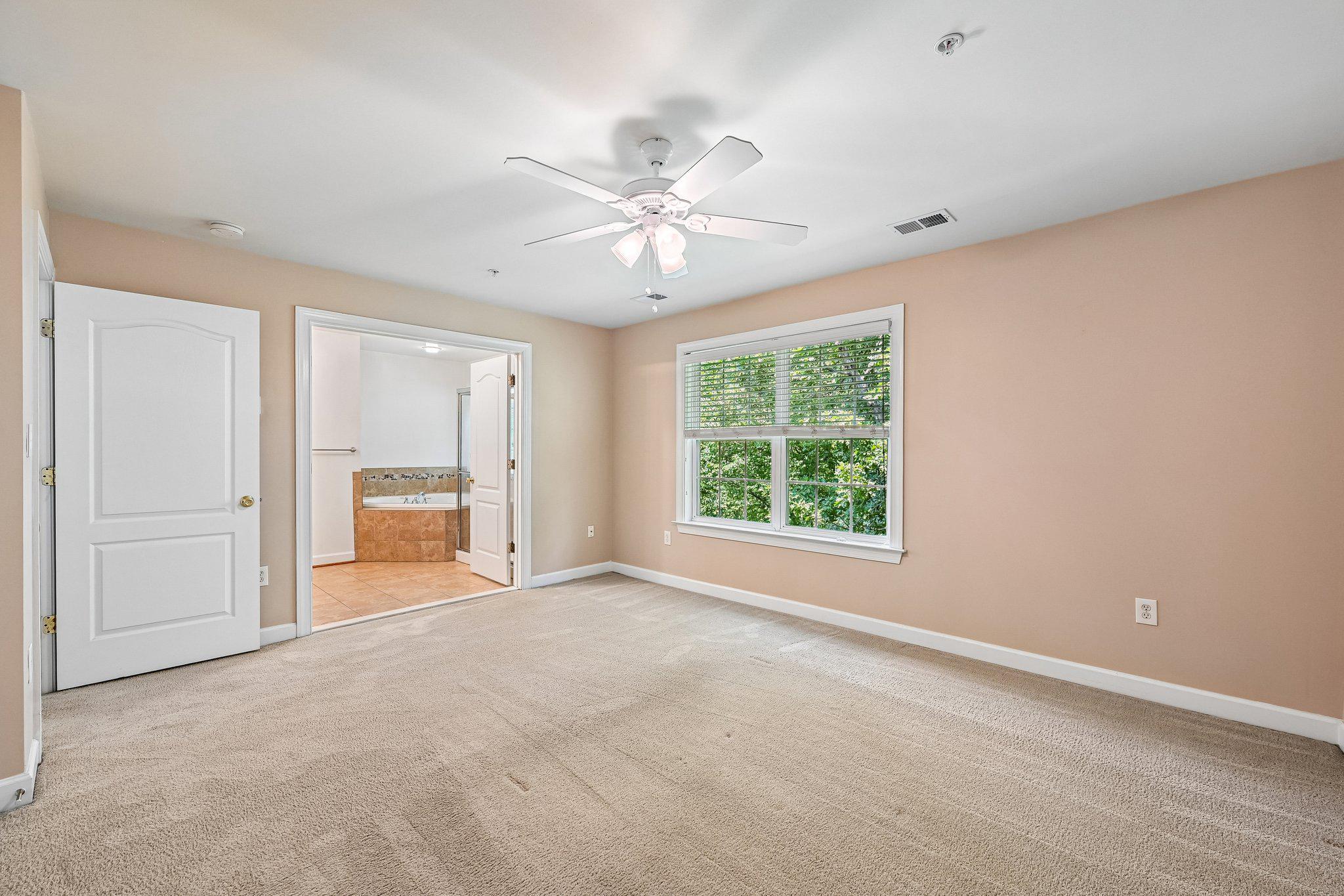 3557 Carriage Walk Ln #77h Property Photo 34