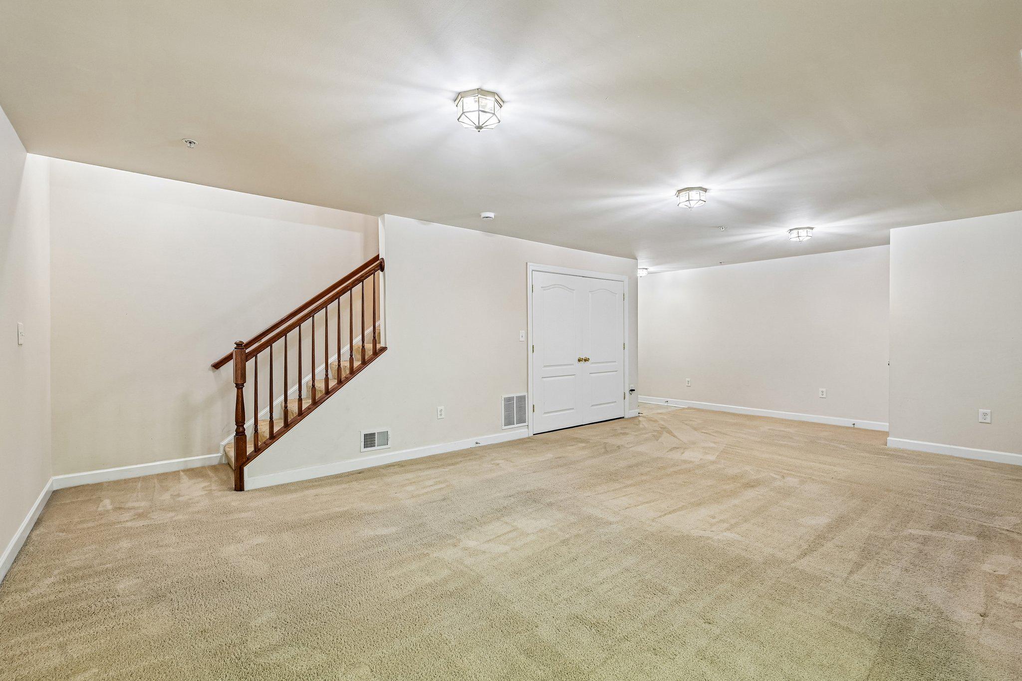 3557 Carriage Walk Ln #77h Property Photo 39
