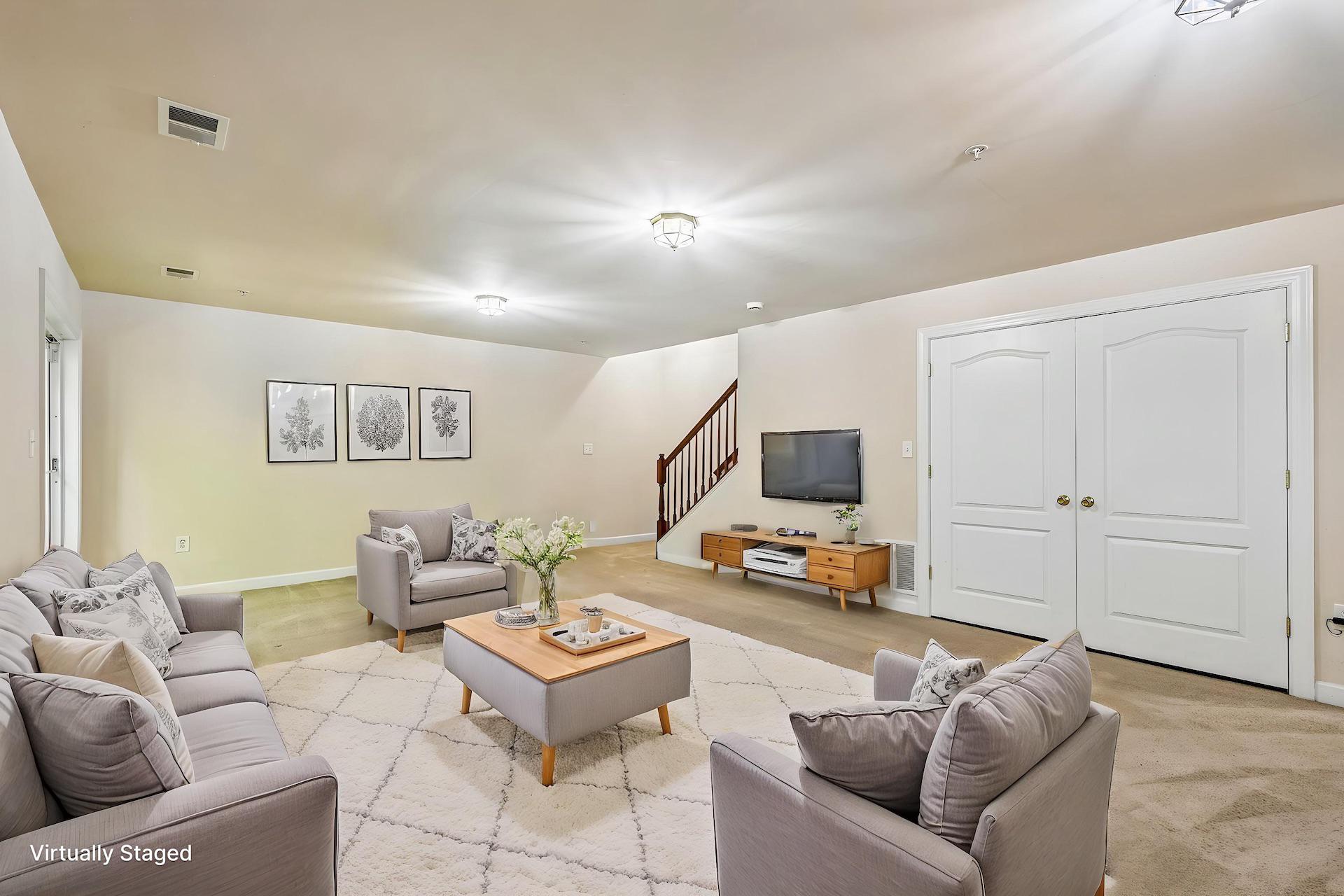 3557 Carriage Walk Ln #77h Property Photo 40
