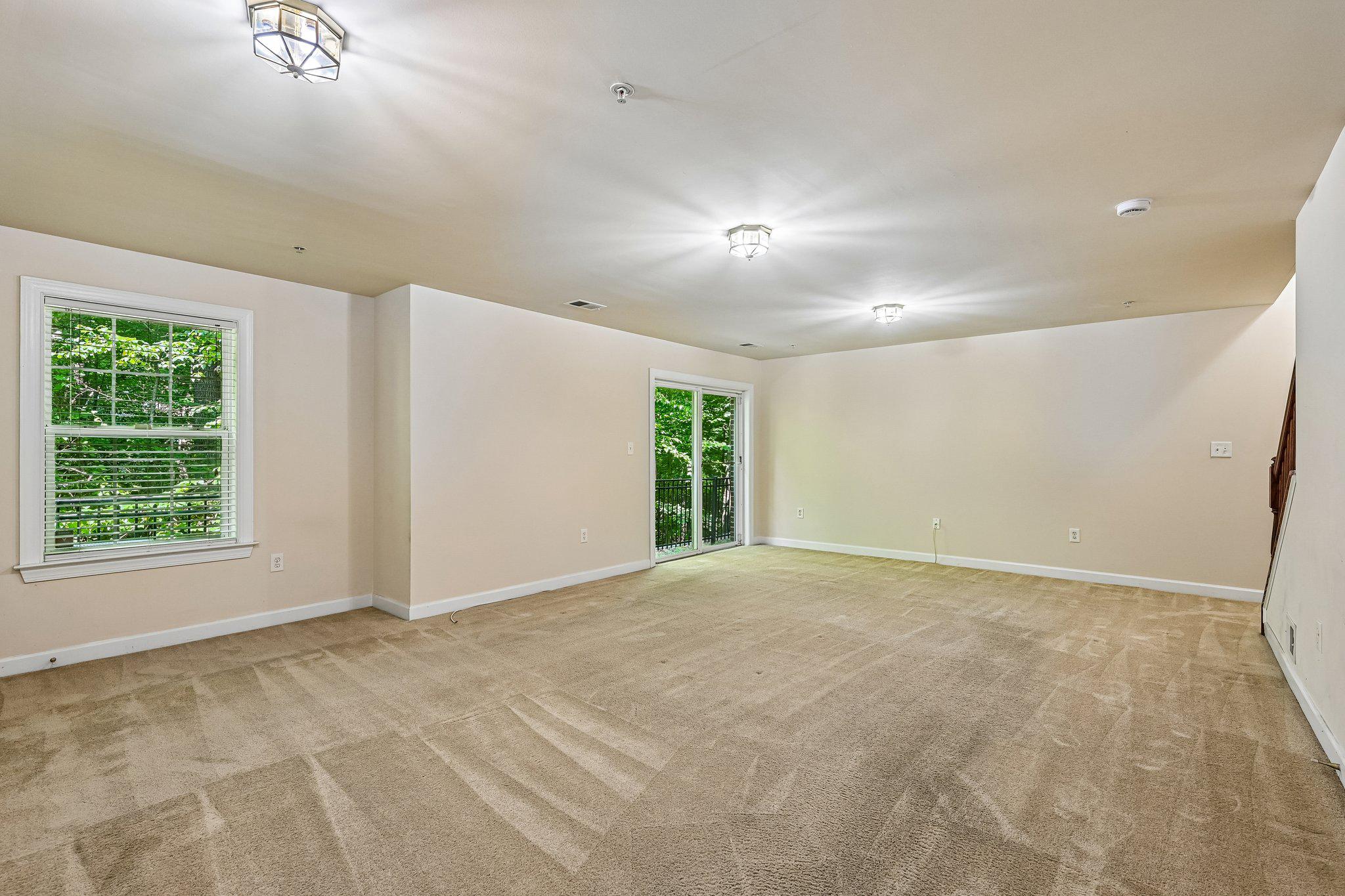 3557 Carriage Walk Ln #77h Property Photo 43