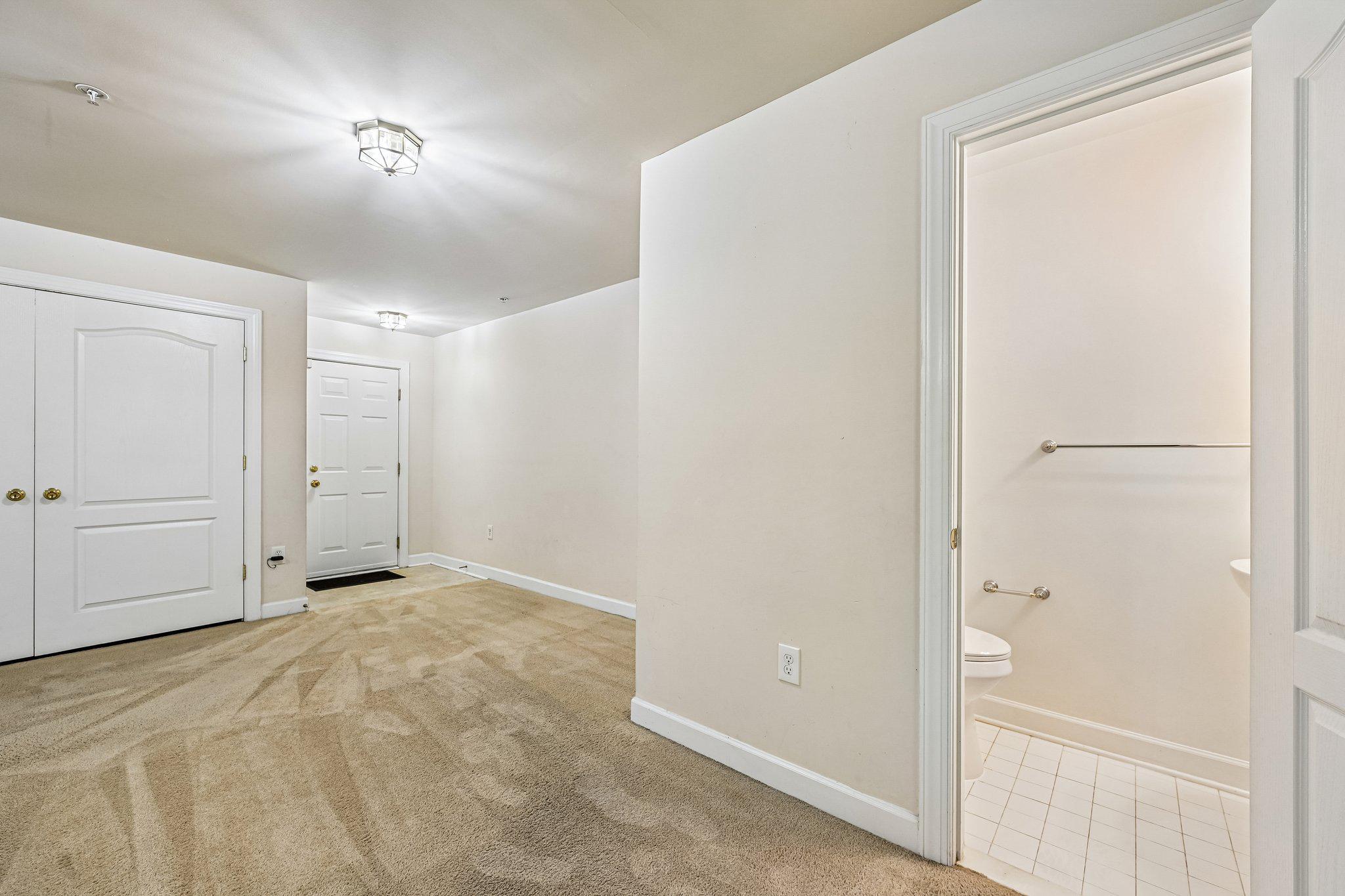 3557 Carriage Walk Ln #77h Property Photo 44