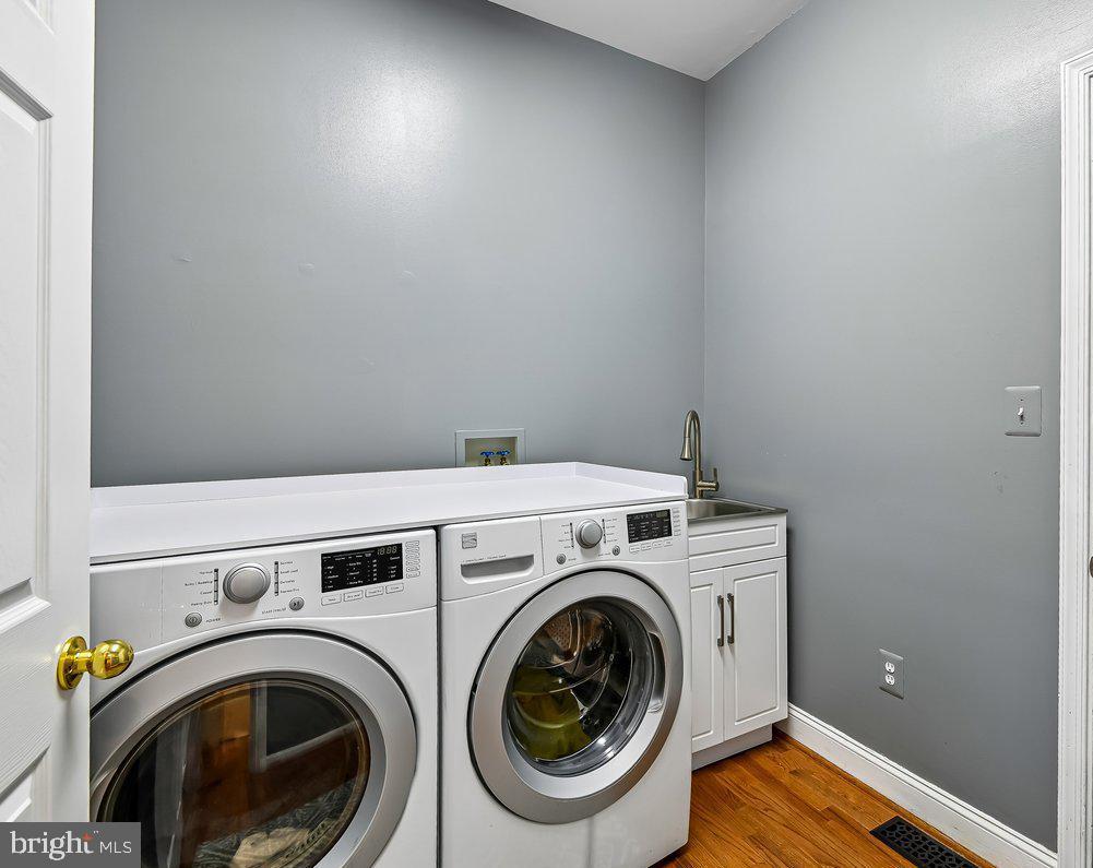 913 Enfield Way Property Photo 24