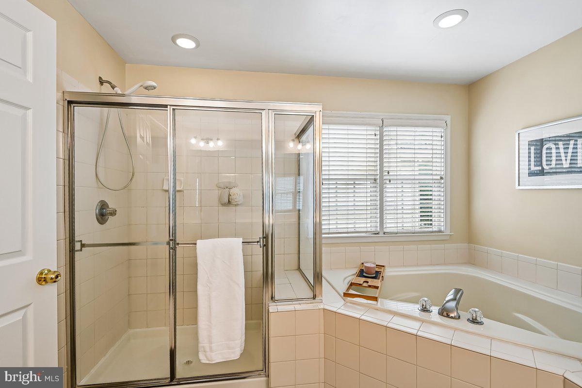 913 Enfield Way Property Photo 36