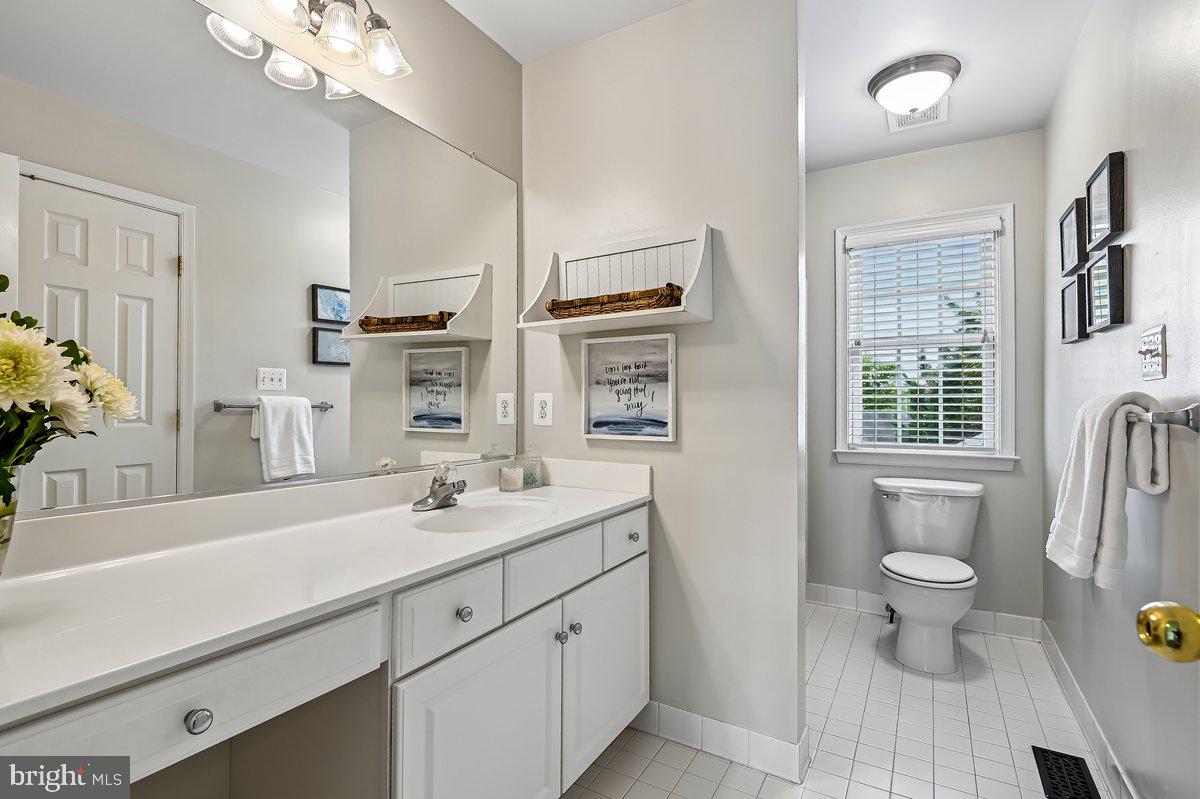 913 Enfield Way Property Photo 42