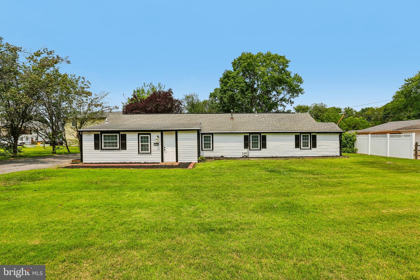 1110 Bradley Rd Property Photo 2