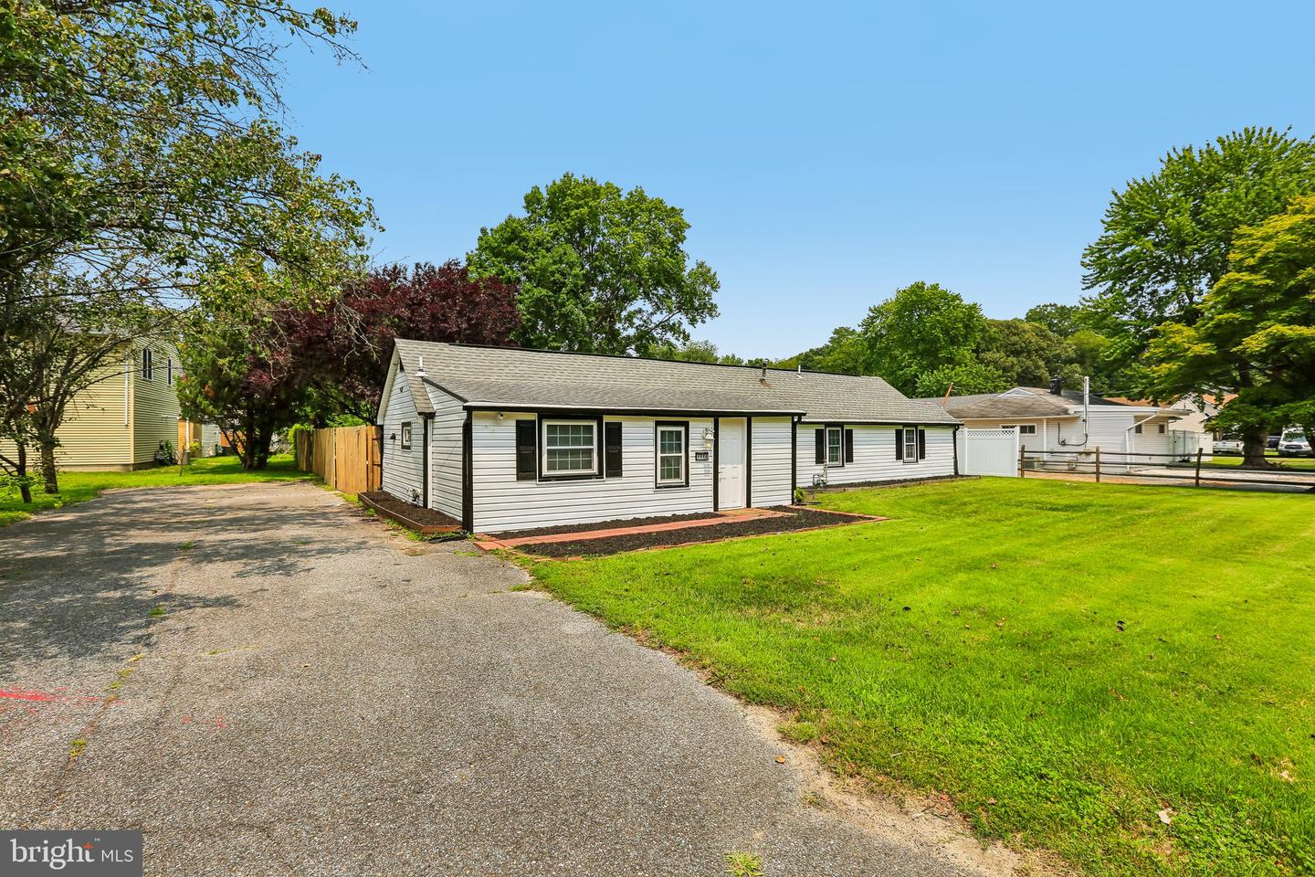 1110 Bradley Rd Property Photo 3