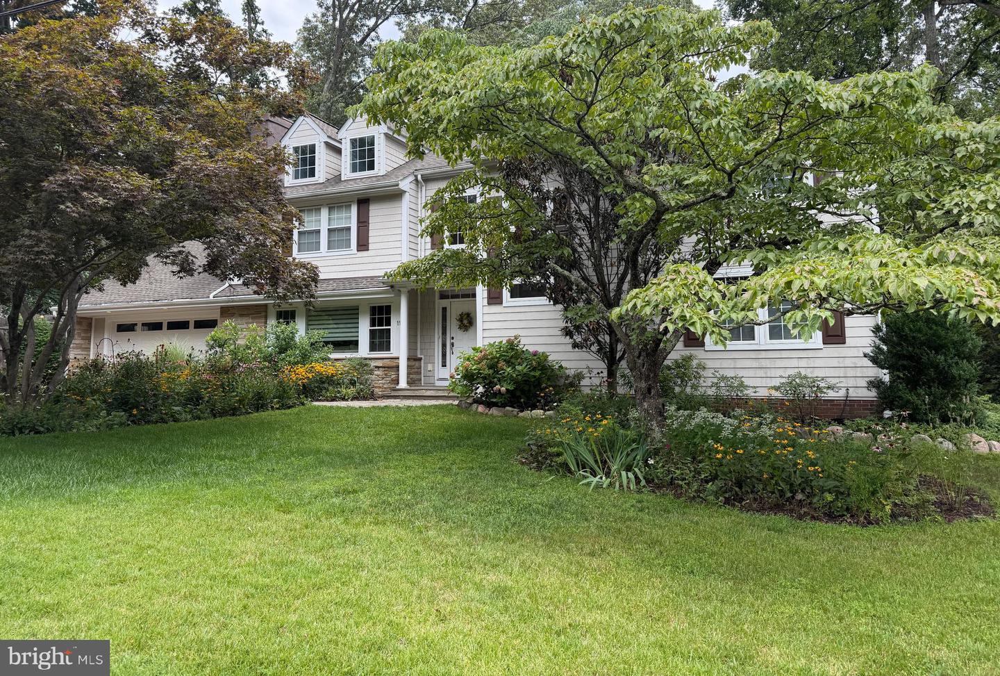 11 Windward Dr Property Photo 1