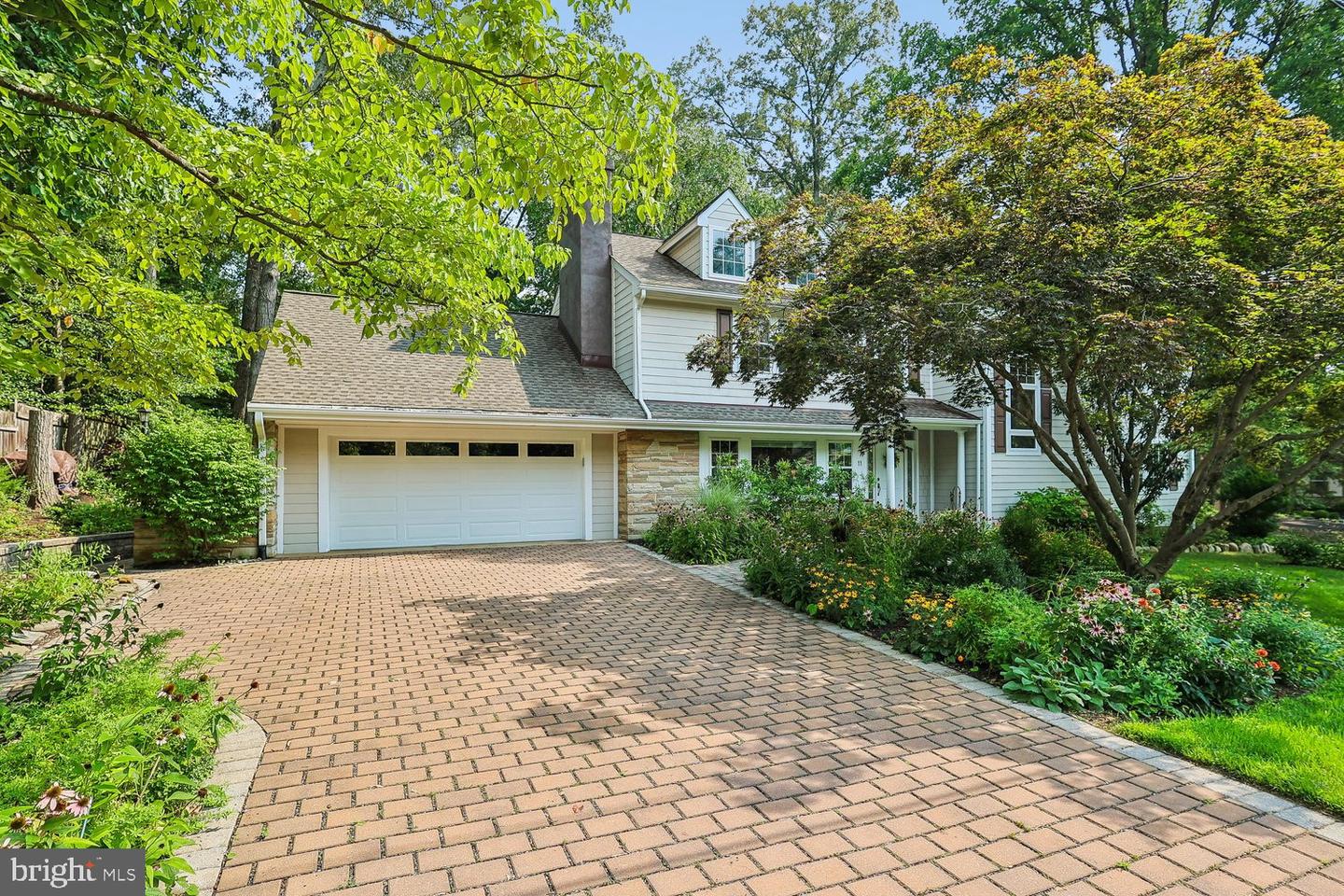 11 Windward Dr Property Photo 2