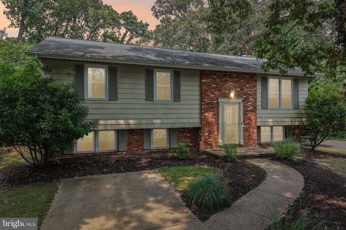 1398 Rainbow Dr Property Photo 1