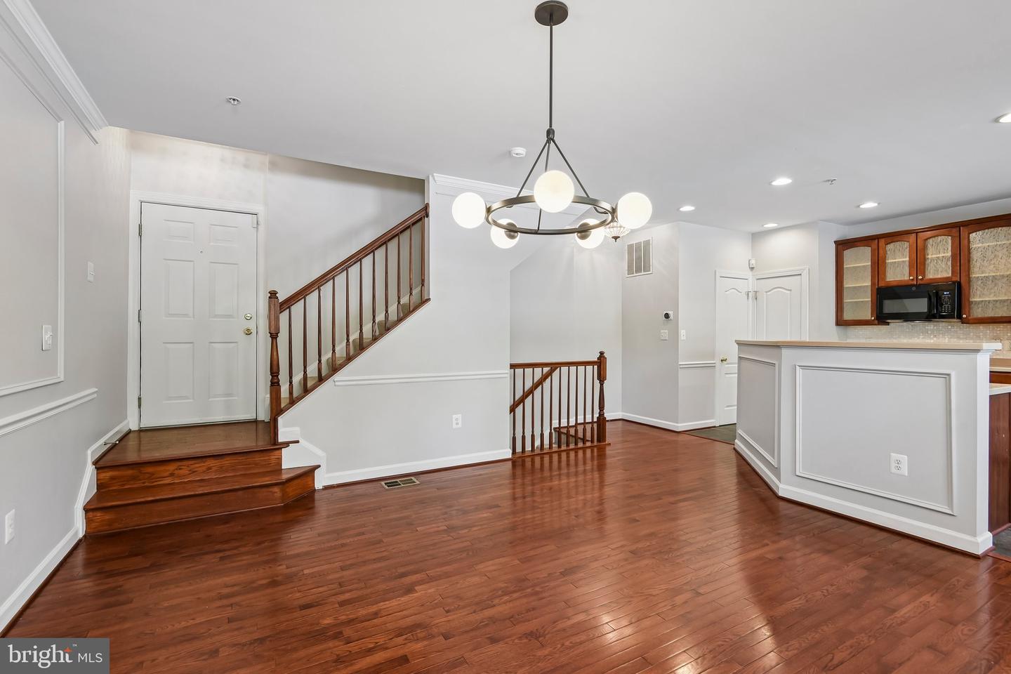 3448 Carriage Walk Ct #24-b Property Photo 10
