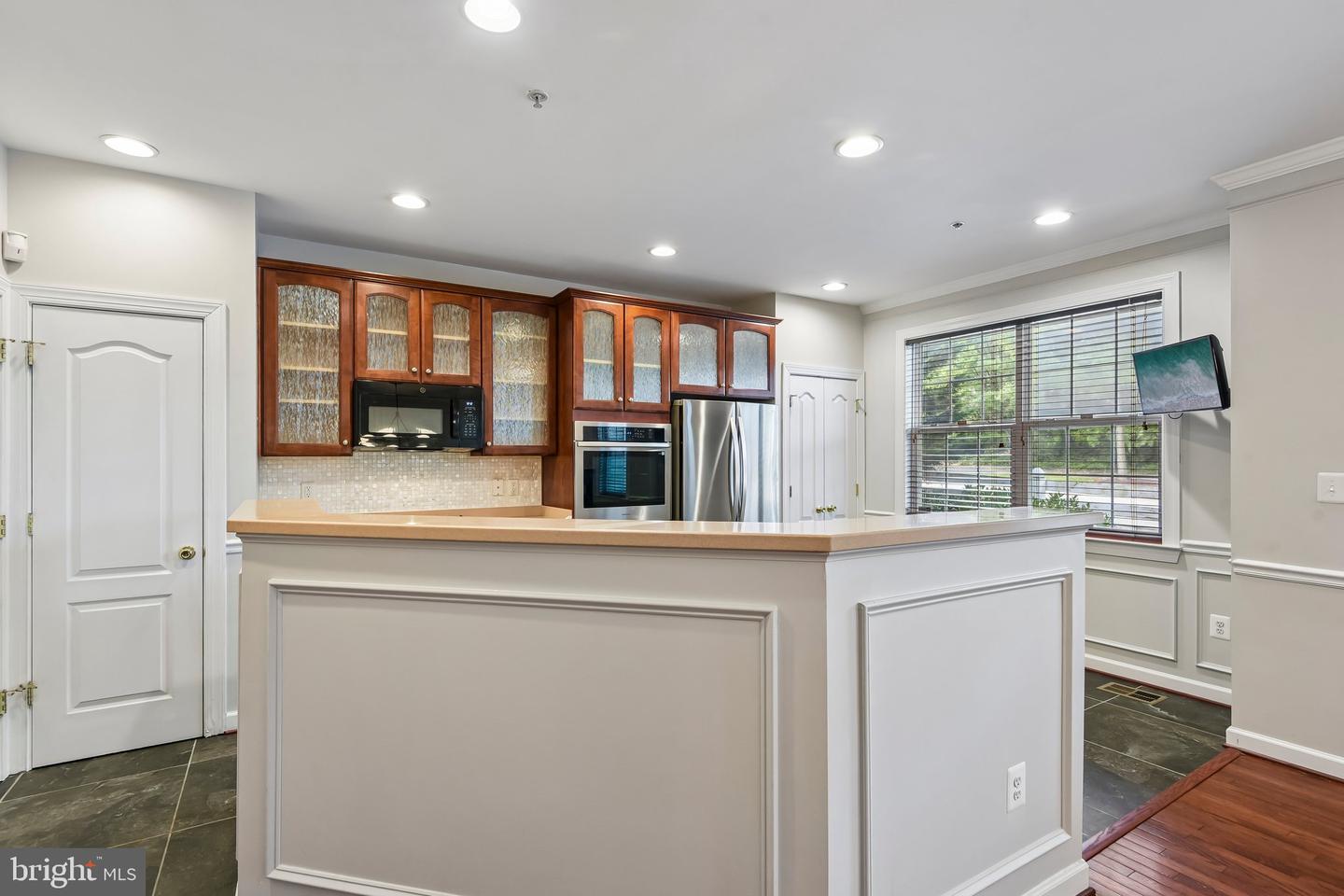 3448 Carriage Walk Ct #24-b Property Photo 12