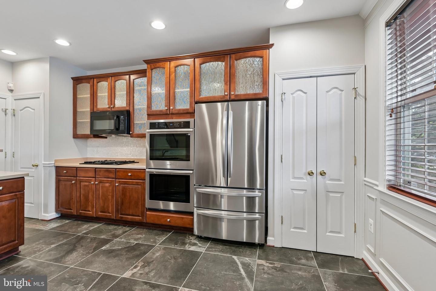 3448 Carriage Walk Ct #24-b Property Photo 14
