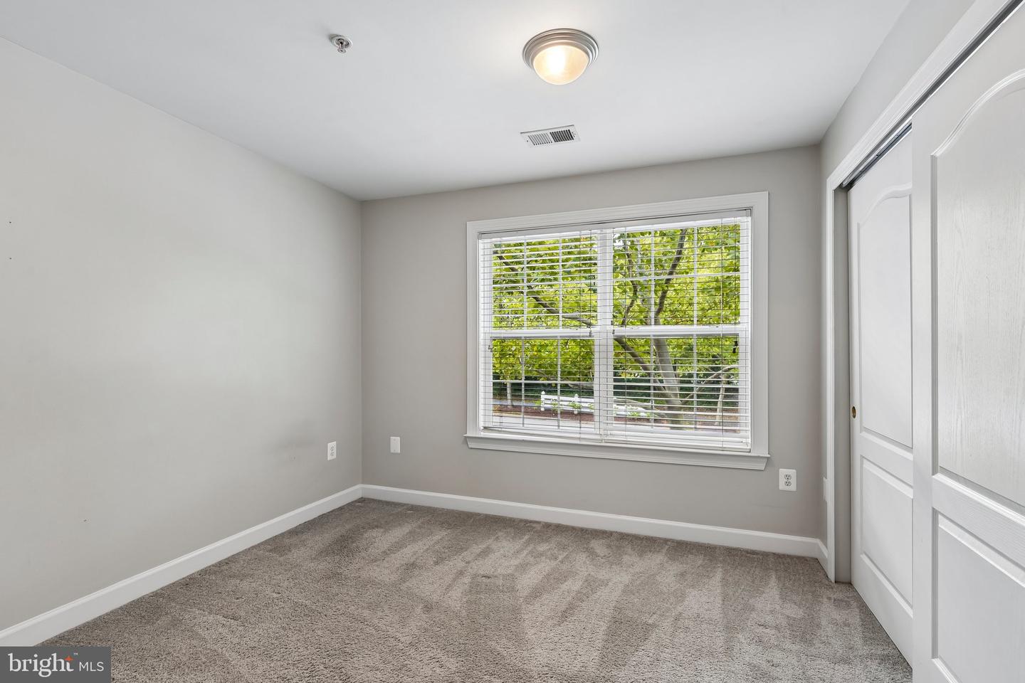 3448 Carriage Walk Ct #24-b Property Photo 16