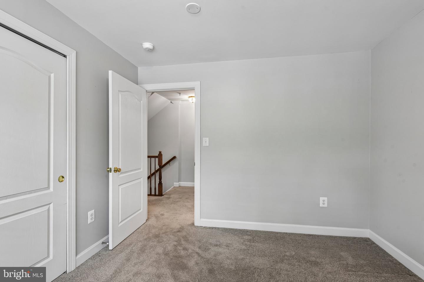 3448 Carriage Walk Ct #24-b Property Photo 17