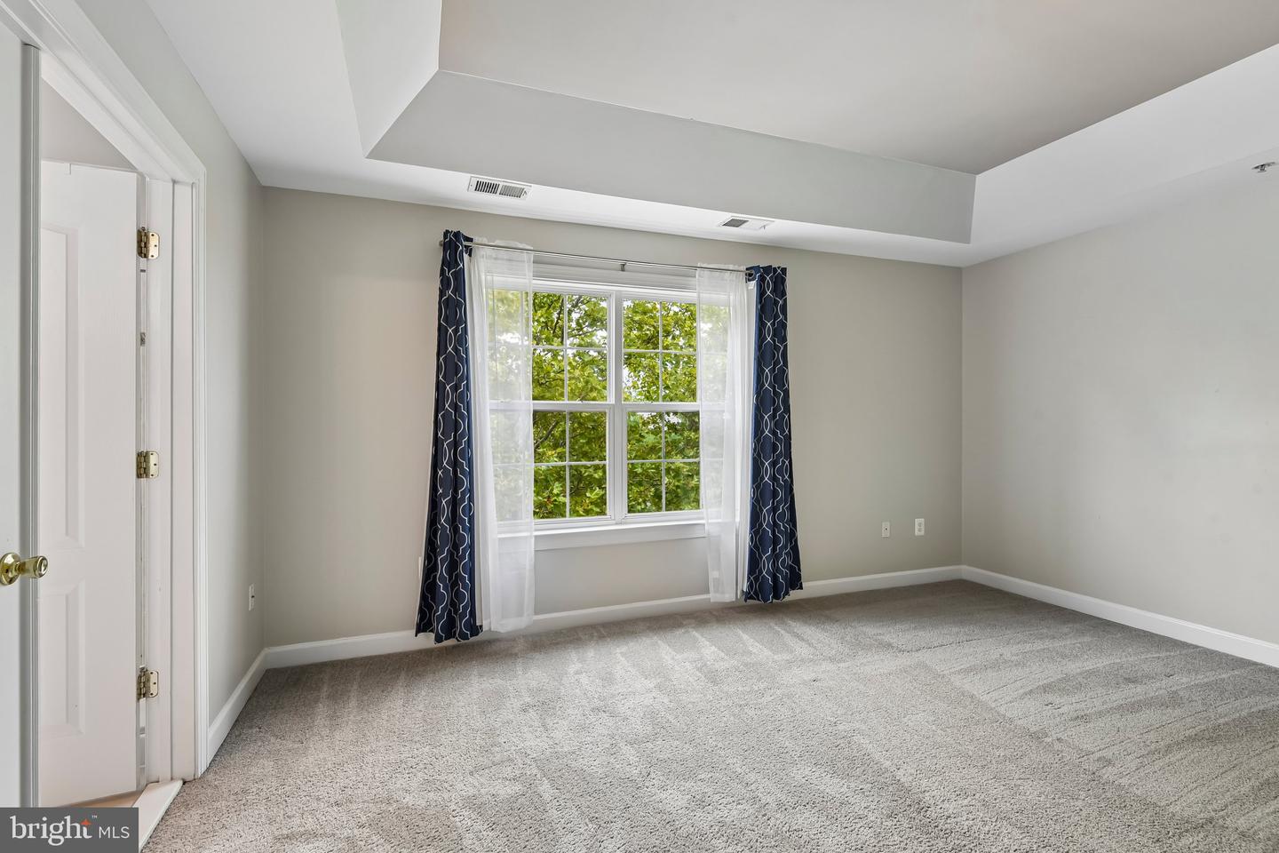 3448 Carriage Walk Ct #24-b Property Photo 23