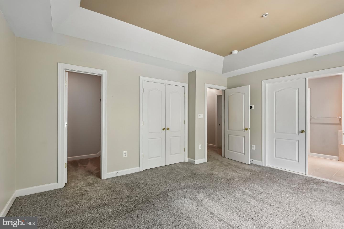 3448 Carriage Walk Ct #24-b Property Photo 25