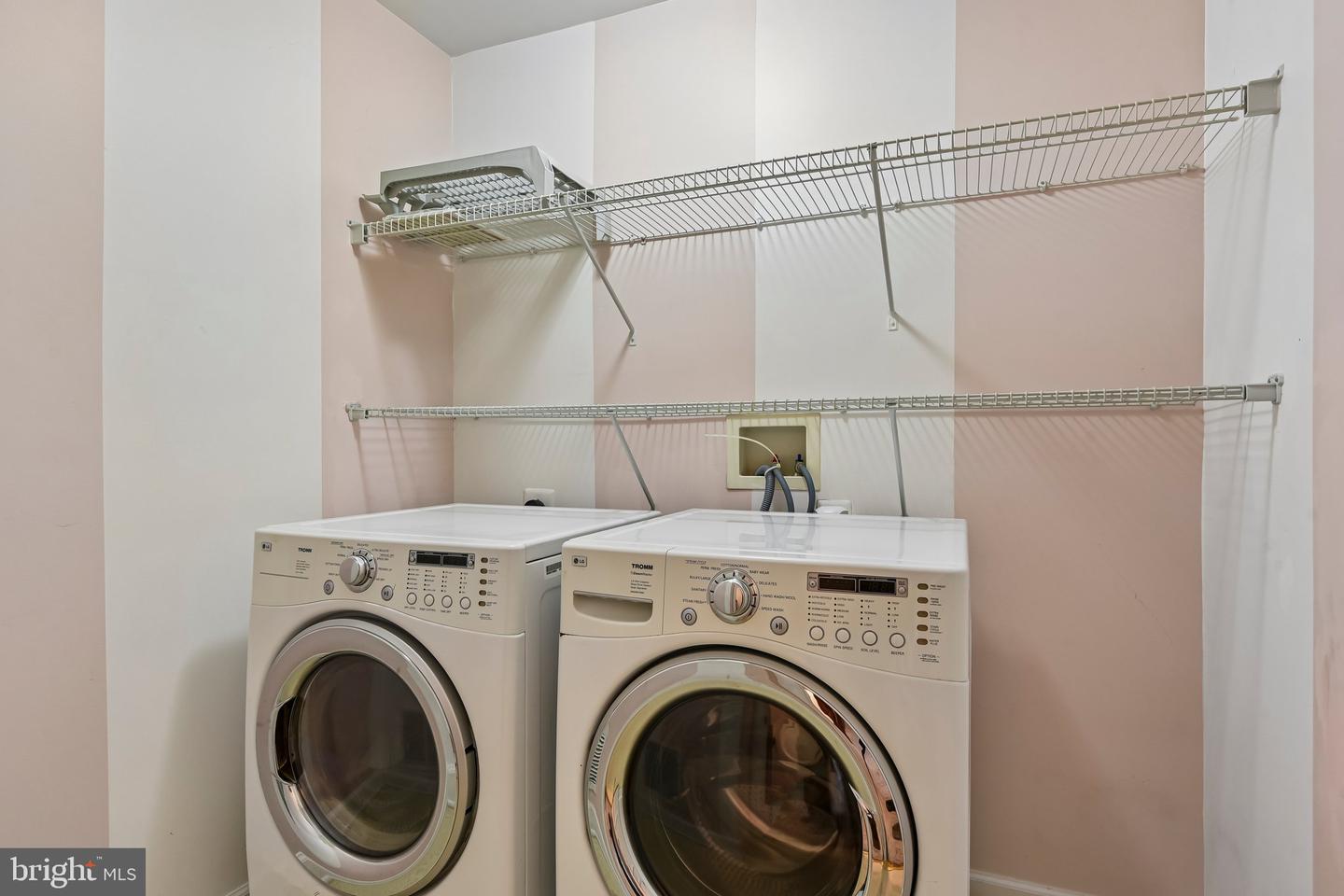 3448 Carriage Walk Ct #24-b Property Photo 29