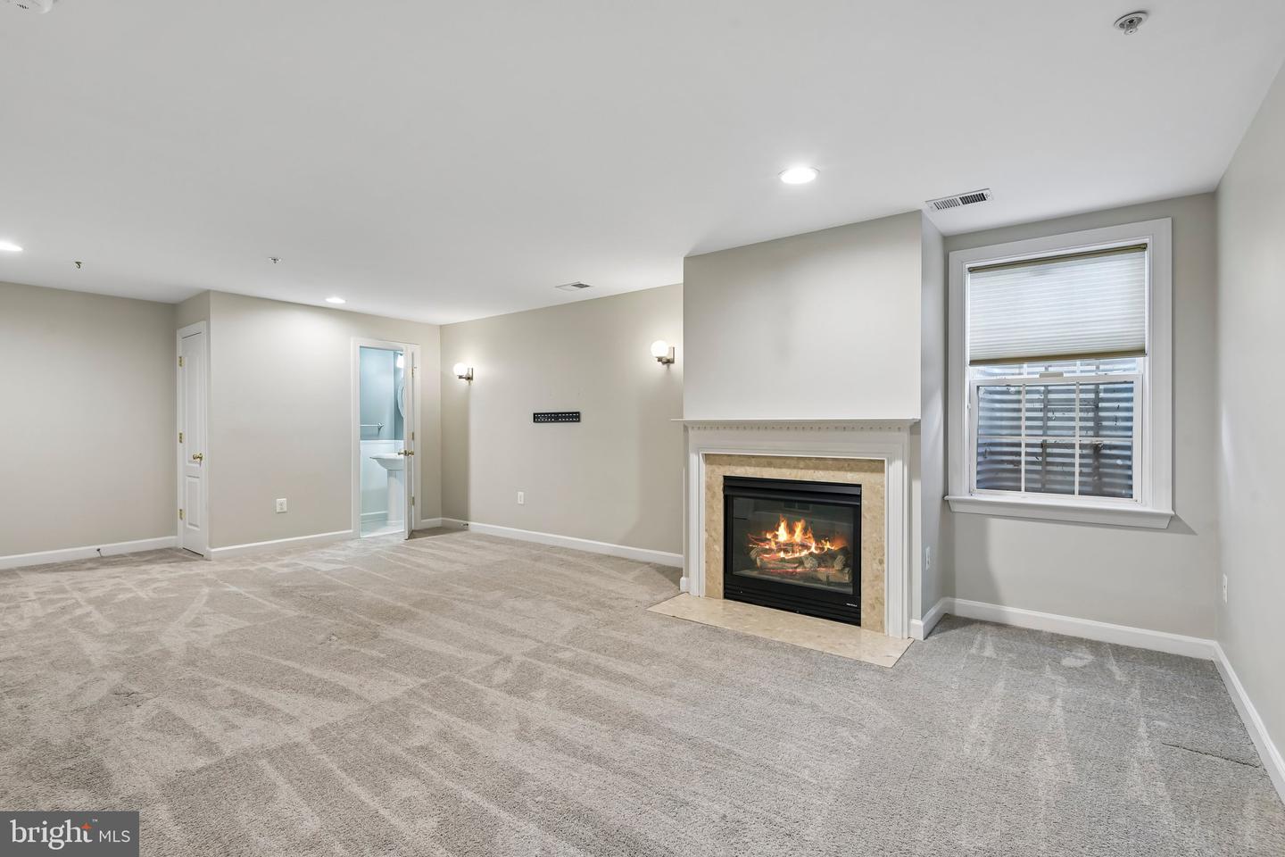 3448 Carriage Walk Ct #24-b Property Photo 31