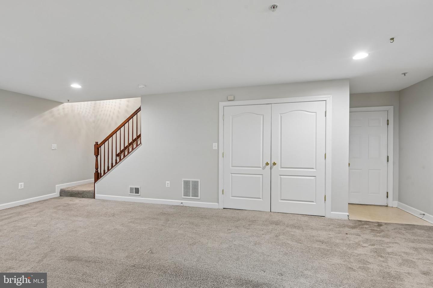 3448 Carriage Walk Ct #24-b Property Photo 33