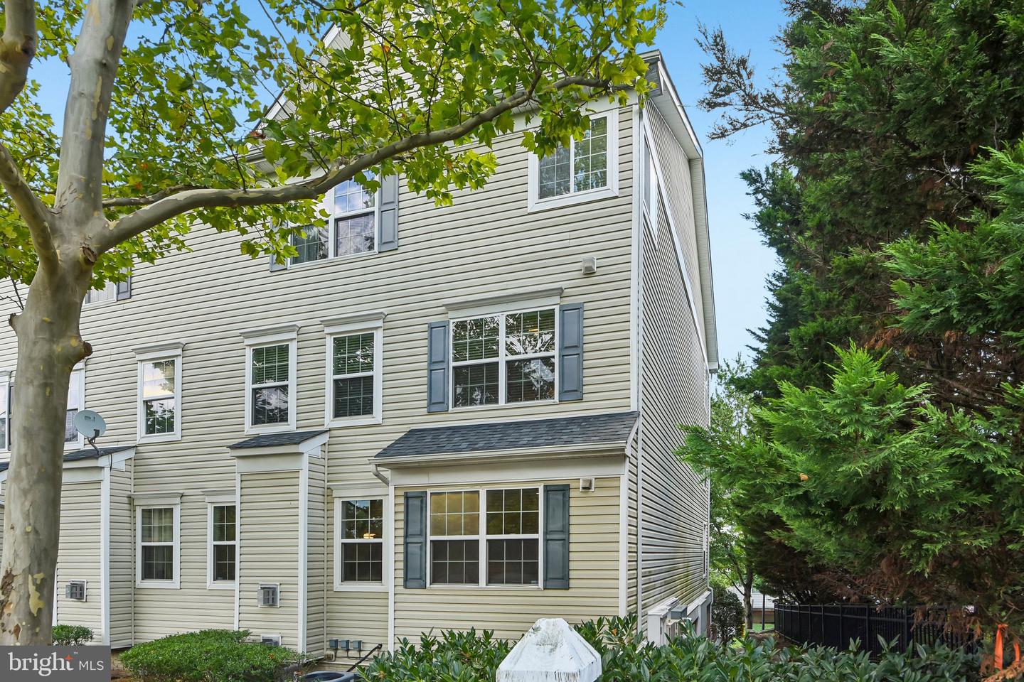 3448 Carriage Walk Ct #24-b Property Photo 38