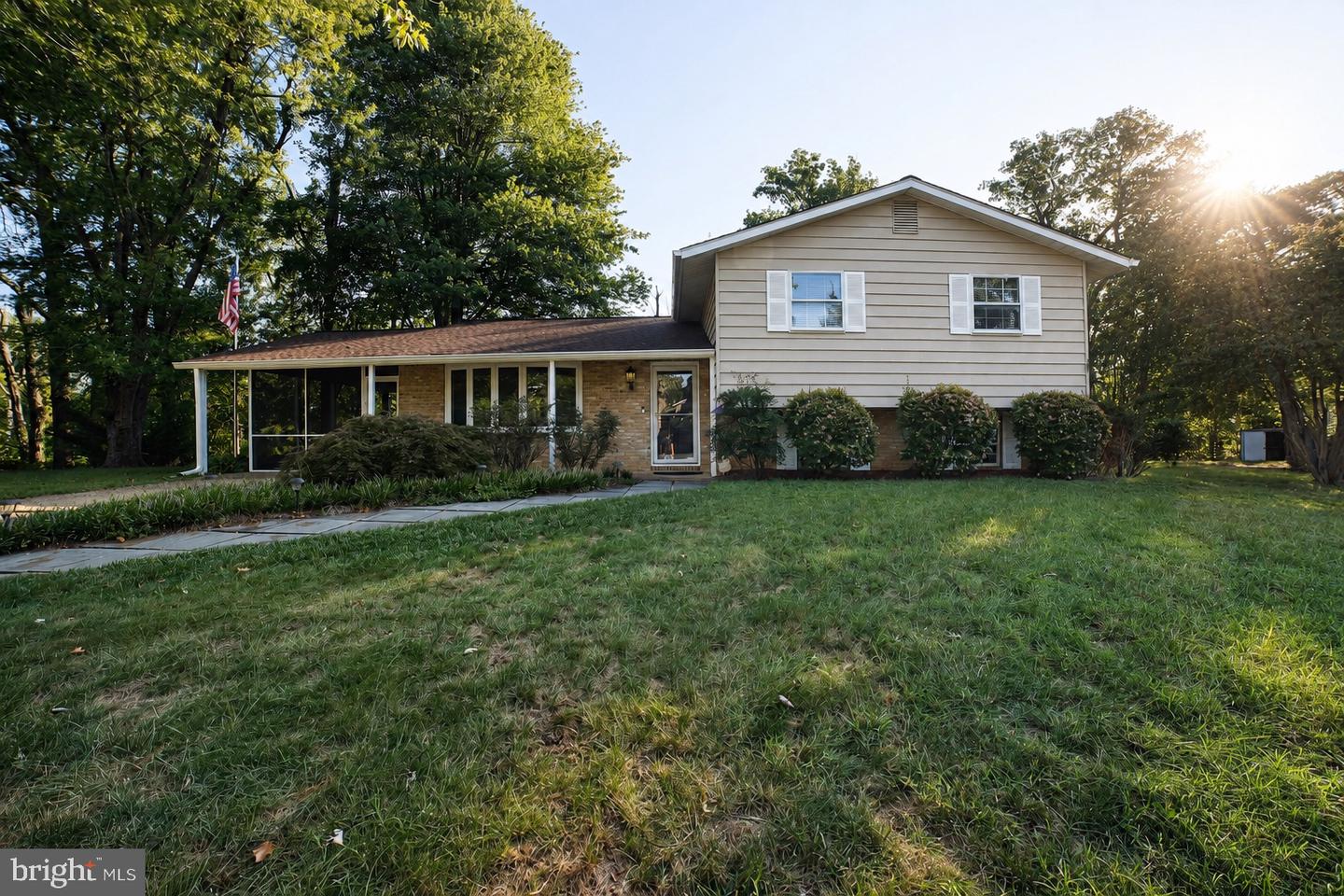 1302 Homewood Ln Property Photo 1