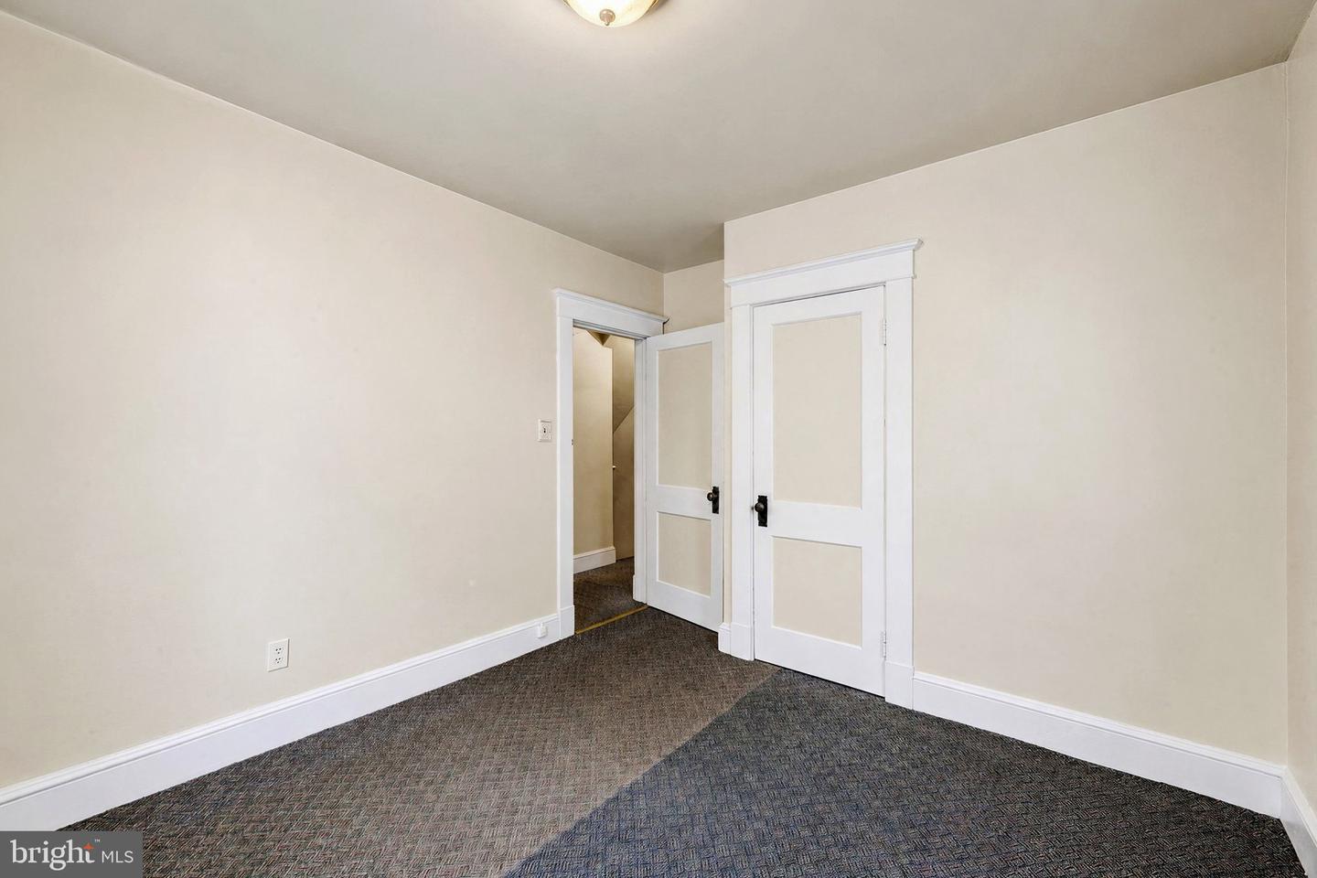 109 W Hilltop Rd Property Photo 17