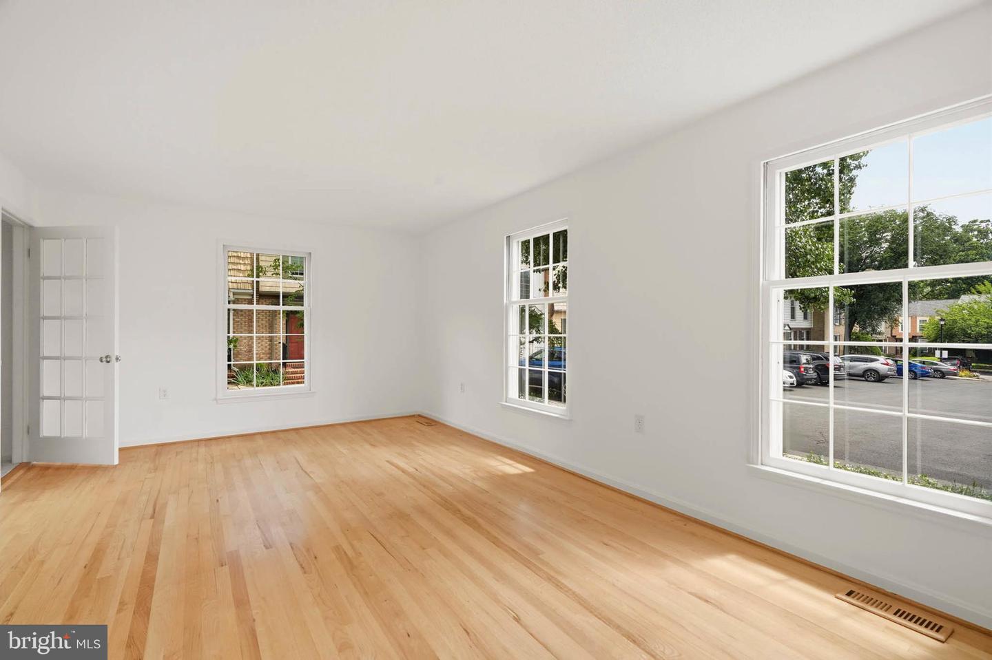 1717 Dana St Property Photo 4