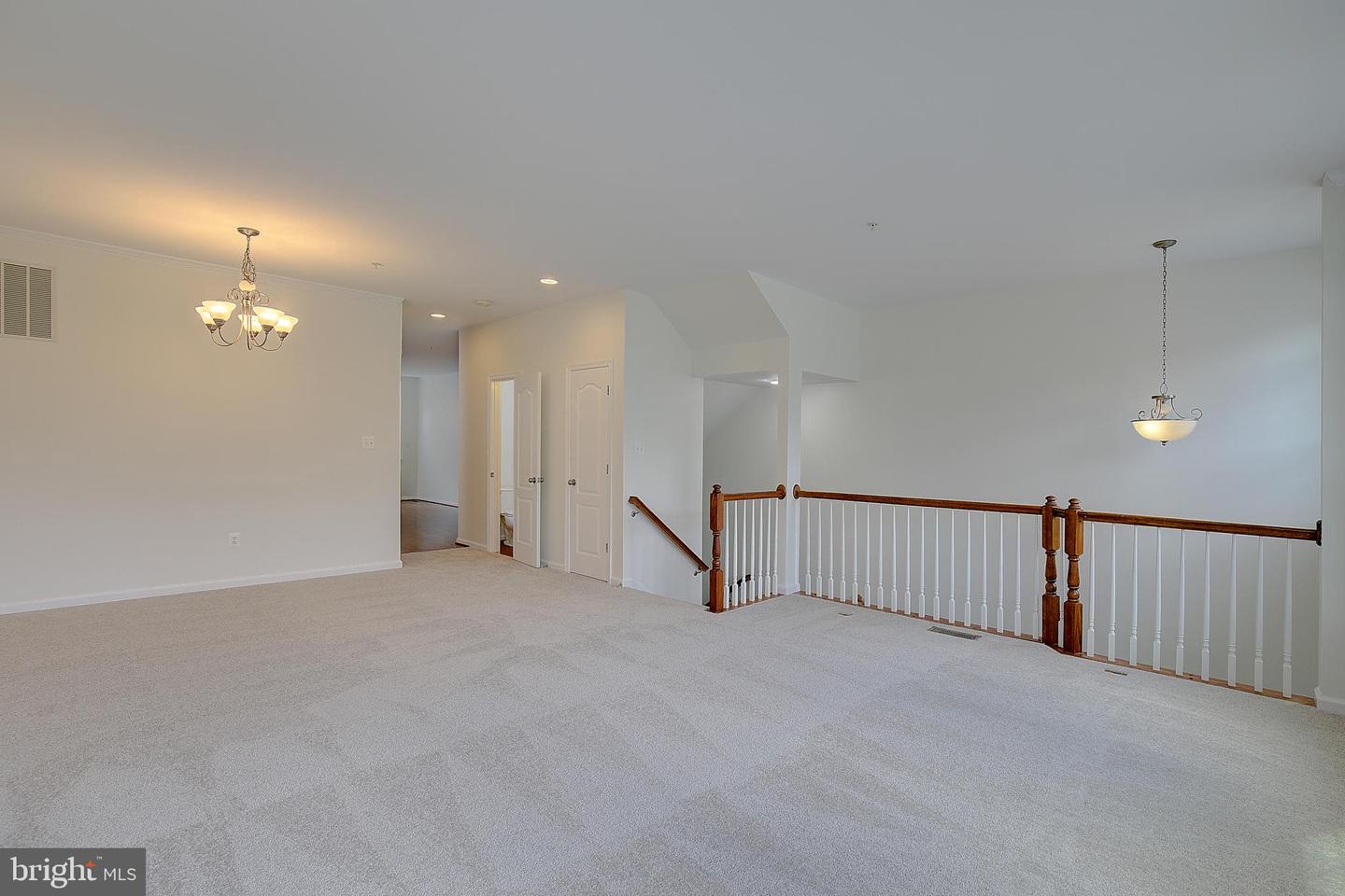 7425 Macon Dr Property Photo 5