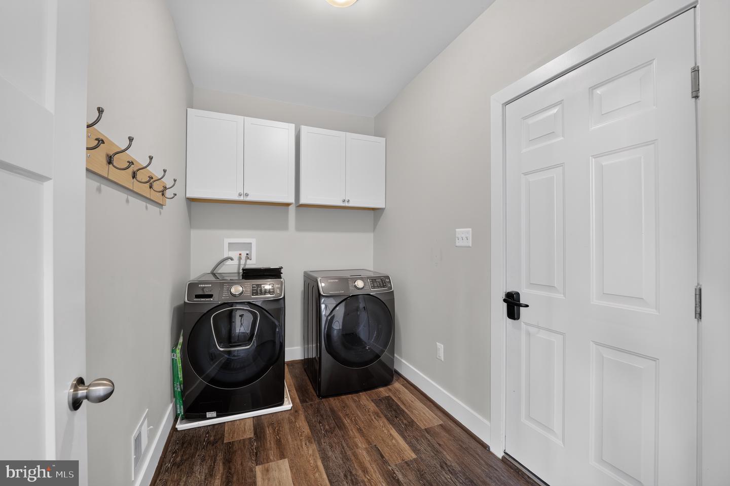 3707 Birkdale Ct Property Photo 6
