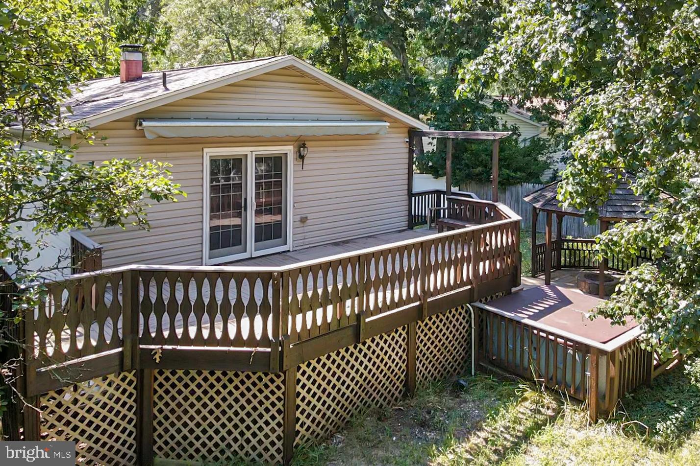 321 Maryland Ave Property Photo 8