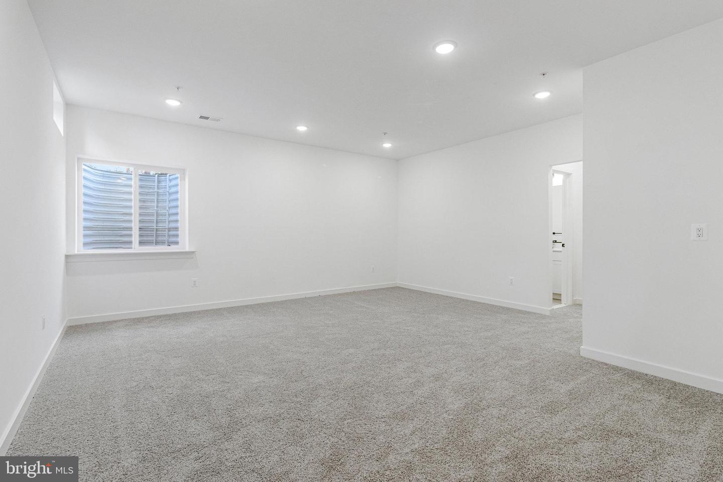 5728 Howard Dr Property Photo 22